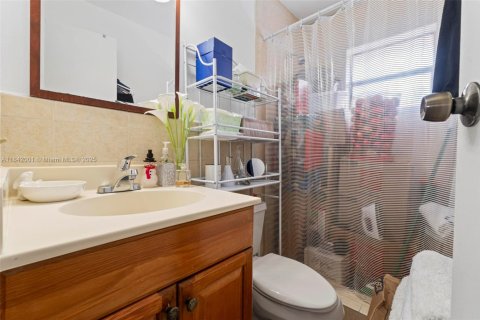 Condominio en venta en Hialeah, Florida, 2 dormitorios, 70.14 m2 № 1833971 - foto 27