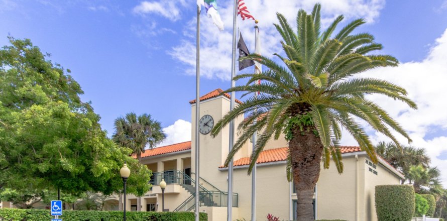 House in Palm Beach Gardens, Florida 4 bedrooms, 182.09 sq.m. № 445931