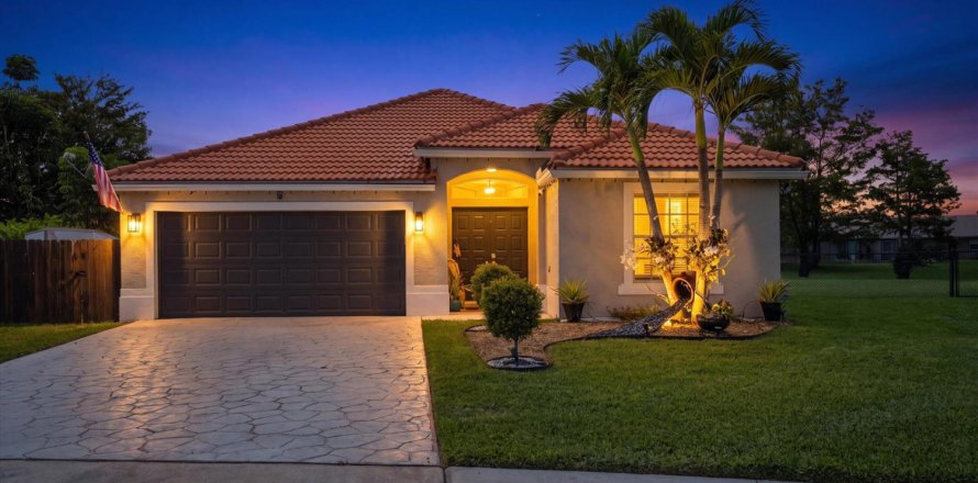 Villa ou maison à Royal Palm Beach, Floride 3 chambres, 153.29 m2 № 2180728