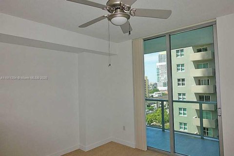 Condo in Miami, Florida, 2 bedrooms  № 2052900 - photo 7