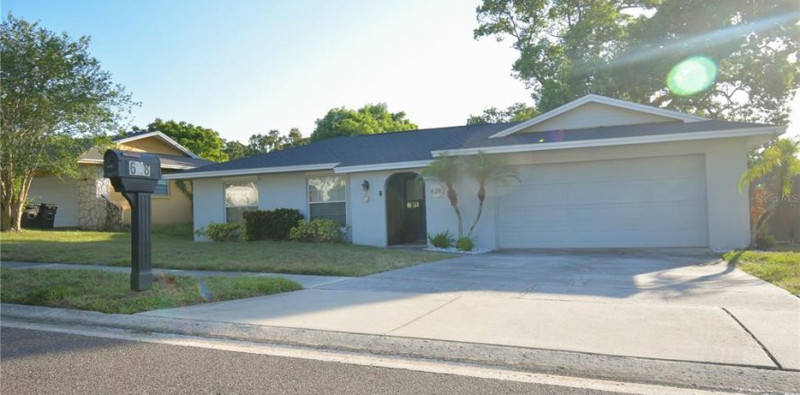 House in Altamonte Springs, Florida 3 bedrooms, 148.36 sq.m. № 1819400