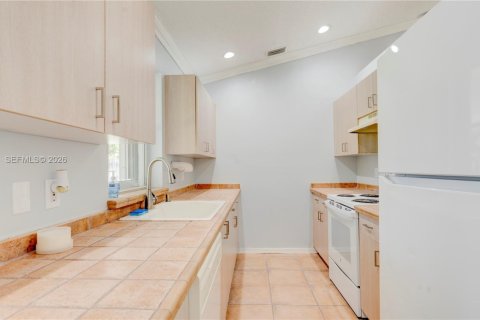 Villa ou maison à vendre à Lantana, Floride: 3 chambres, 124.67 m2 № 2065636 - photo 10