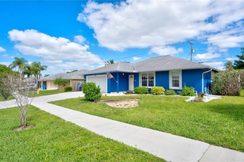 Villa ou maison à vendre à Lantana, Floride: 3 chambres, 124.67 m2 № 2065636 - photo 3