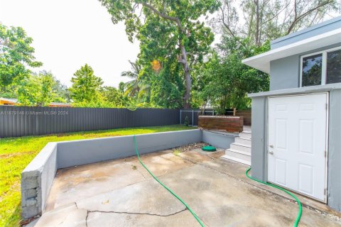 Commercial property in Miami, Florida 216.56 sq.m. № 1937938 - photo 25