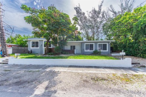 Immobilier commercial à vendre à Miami, Floride: 216.56 m2 № 1937938 - photo 7