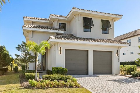 House in Montverde, Florida 4 bedrooms, 276.29 sq.m. № 2223461
