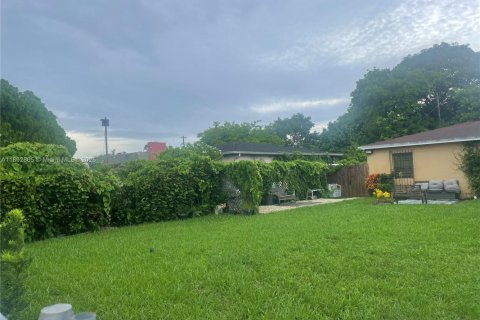 Casa en venta en North Miami, Florida, 3 dormitorios, 111.2 m2 № 1946680 - foto 4