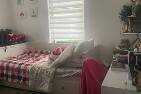 Casa en venta en North Miami, Florida, 3 dormitorios, 111.2 m2 № 1946680 - foto 7