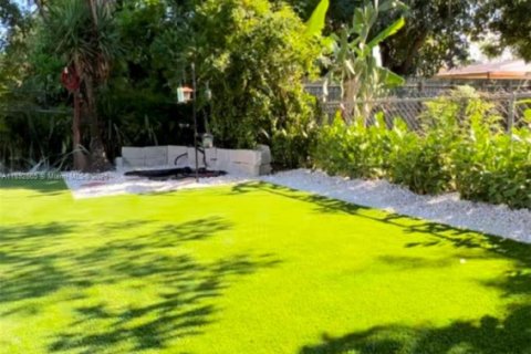 Casa en venta en North Miami, Florida, 3 dormitorios, 111.2 m2 № 1946680 - foto 8