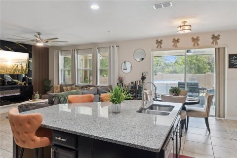 Casa en venta en Apopka, Florida, 3 dormitorios, 208.19 m2 № 2120304 - foto 13