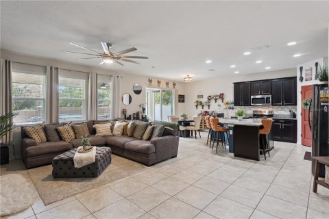 Casa en venta en Apopka, Florida, 3 dormitorios, 208.19 m2 № 2120304 - foto 10