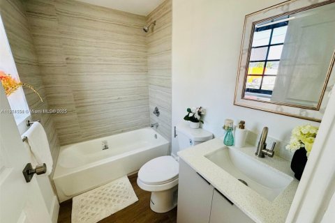 Condominio en alquiler en Miami Beach, Florida, 1 dormitorio, 49.7 m2 № 1953188 - foto 4