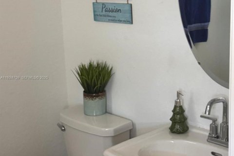 Снять в аренду виллу или дом в Хомстед, Флорида 4 спальни, 273.5м2, № 1983014 - фото 26