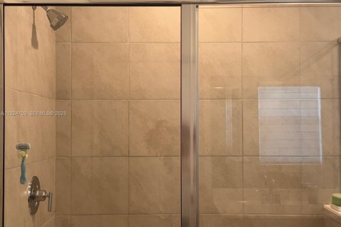 Снять в аренду виллу или дом в Хомстед, Флорида 4 спальни, 273.5м2, № 1983014 - фото 23