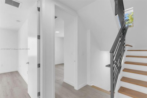 Villa ou maison à louer à Miami, Floride: 4 chambres № 1971651 - photo 22