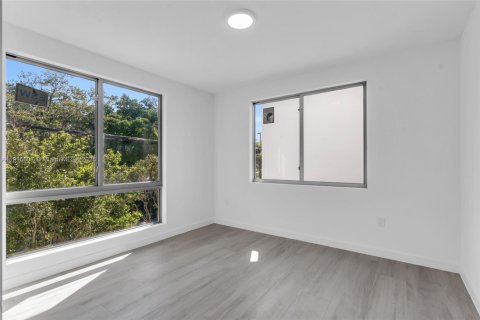 Villa ou maison à louer à Miami, Floride: 4 chambres № 1971651 - photo 20