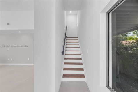 Villa ou maison à louer à Miami, Floride: 4 chambres № 1971651 - photo 17