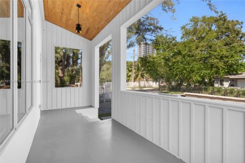 Villa ou maison à louer à Miami, Floride: 4 chambres № 1971651 - photo 8