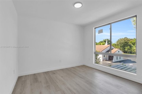 Villa ou maison à louer à Miami, Floride: 4 chambres № 1971651 - photo 18