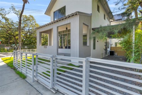Villa ou maison à louer à Miami, Floride: 4 chambres № 1971651 - photo 4