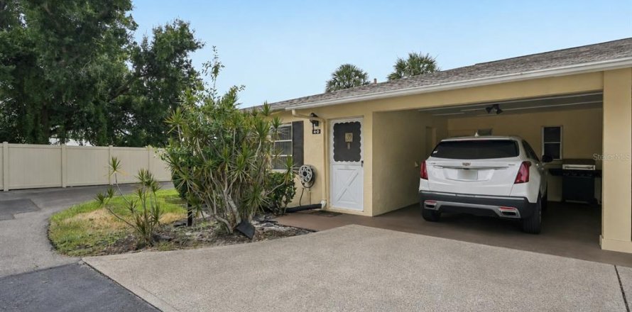 Condo in Bradenton, Florida, 2 bedrooms № 2109822