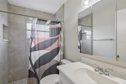 Condo in Bradenton, Florida, 2 bedrooms № 2109822 - photo 13