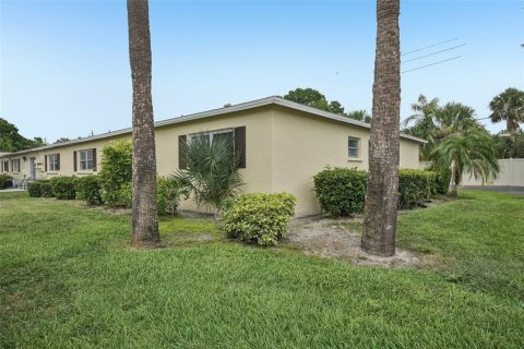 Condo in Bradenton, Florida, 2 bedrooms № 2109822 - photo 24