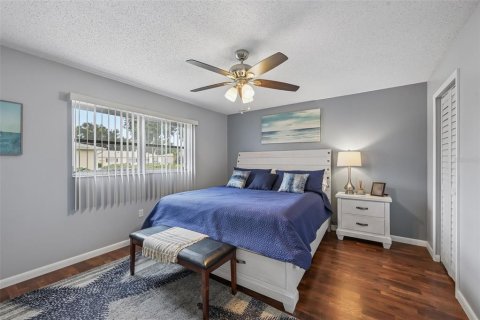 Condo in Bradenton, Florida, 2 bedrooms № 2109822 - photo 17