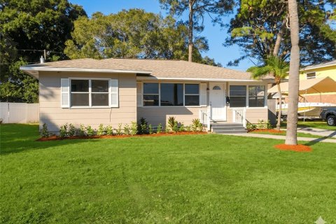 Villa ou maison à Pinellas Park, Floride 4 chambres, 125.79 m2 № 2358496