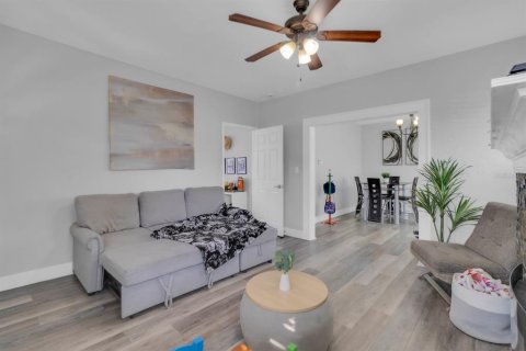 Villa ou maison à vendre à Kissimmee, Floride: 3 chambres, 95.41 m2 № 2127908 - photo 11