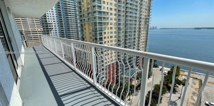 Condo in Miami, Florida, 3 bedrooms № 2256314