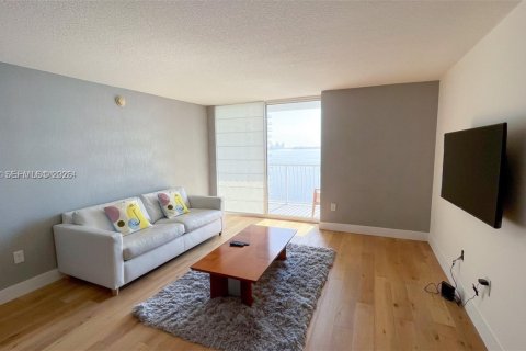 Condo in Miami, Florida, 3 bedrooms № 2256314 - photo 20