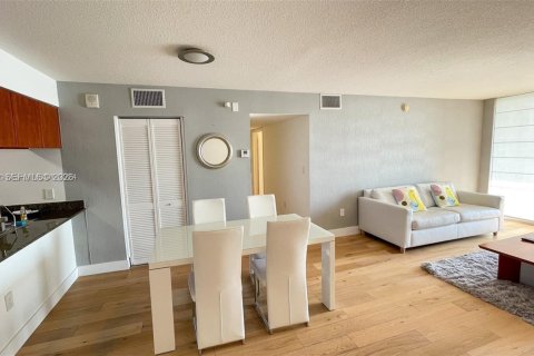 Condo in Miami, Florida, 3 bedrooms № 2256314 - photo 21