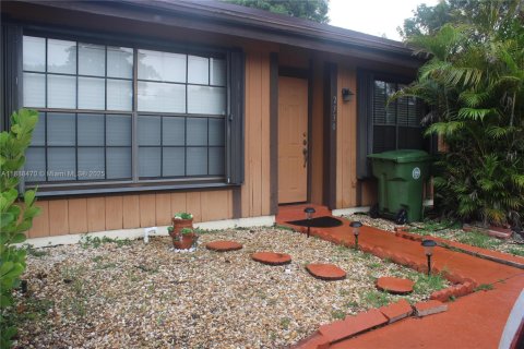 Touwnhouse à Pembroke Pines, Floride 2 chambres, 111.11 m2 № 2021360