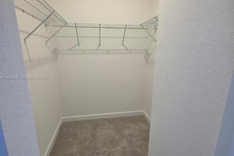 Villa ou maison à louer à Homestead, Floride: 4 chambres № 1989712 - photo 23