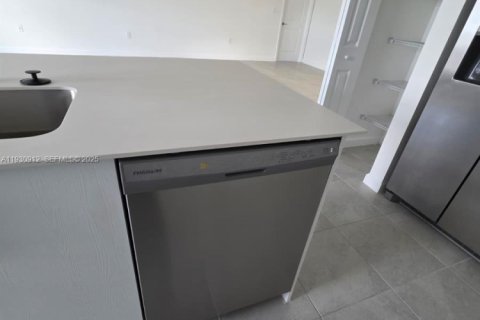 Villa ou maison à louer à Homestead, Floride: 4 chambres № 1989712 - photo 4