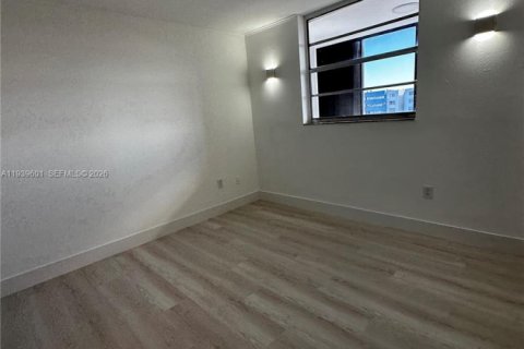 Apartamento en alquiler en Miami, Florida, 2 dormitorios, 96.34 m2 № 1996994 - foto 29