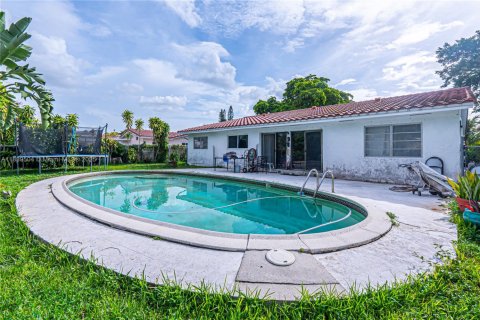 House in Coral Springs, Florida 4 bedrooms, 193.89 sq.m. № 1830802 - photo 10