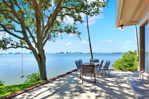 Casa en venta en Belleair, Florida, 3 dormitorios, 277.78 m2 № 1919674 - foto 1