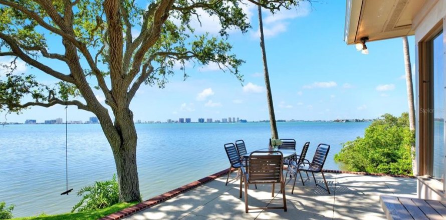 Casa en Belleair, Florida 3 dormitorios, 277.78 m2 № 1919674