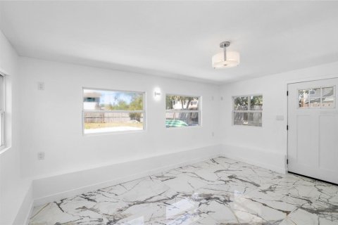 Casa en venta en Saint Petersburg, Florida, 3 dormitorios, 120.4 m2 № 1581824 - foto 10