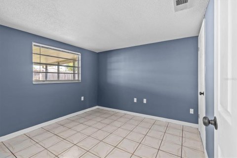 House in Port Richey, Florida 3 bedrooms, 115.57 sq.m. № 1755224 - photo 22