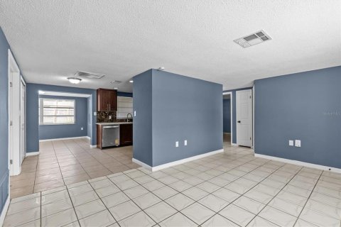 House in Port Richey, Florida 3 bedrooms, 115.57 sq.m. № 1755224 - photo 7