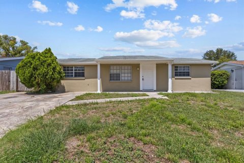 House in Port Richey, Florida 3 bedrooms, 115.57 sq.m. № 1755224 - photo 1