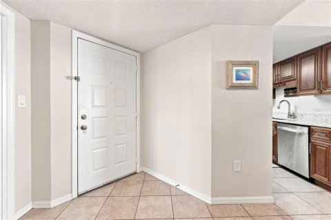 Condo in Cocoa Beach, Florida, 2 bedrooms  № 2267319 - photo 3