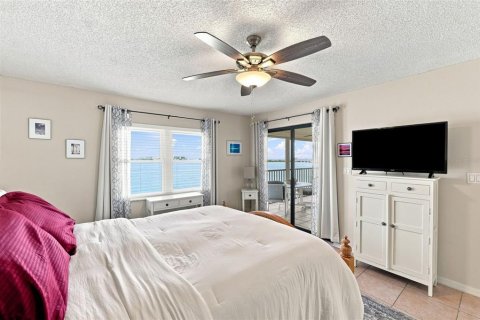 Condo in Cocoa Beach, Florida, 2 bedrooms  № 2267319 - photo 19