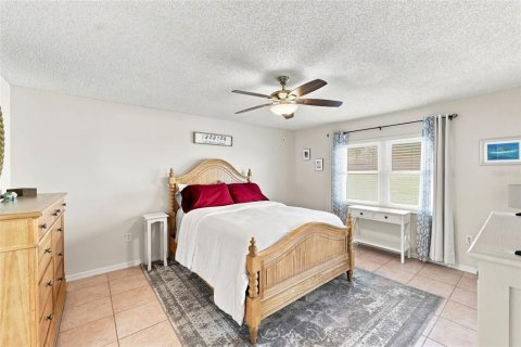 Condo in Cocoa Beach, Florida, 2 bedrooms  № 2267319 - photo 18