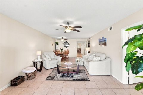 Condo in Cocoa Beach, Florida, 2 bedrooms  № 2267319 - photo 28