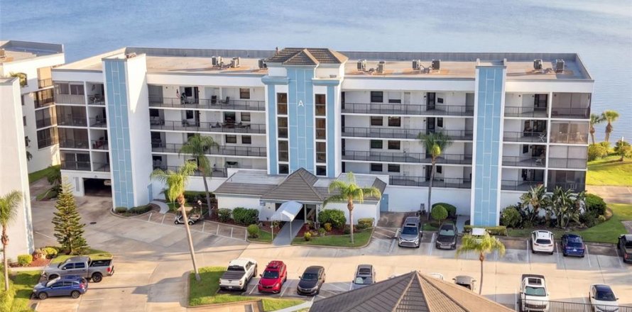 Condo in Cocoa Beach, Florida, 2 bedrooms  № 2267319