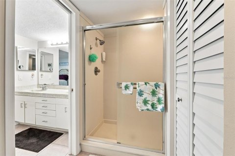 Condo in Cocoa Beach, Florida, 2 bedrooms  № 2267319 - photo 22